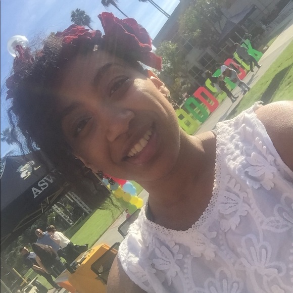 Meet your Posher, Brandy - Picture 2 of 4